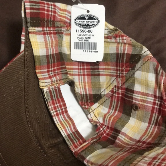 Hooters Hat - Picture 3 of 7